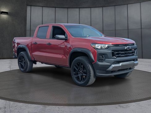 Used 2025 Chevrolet Colorado Trail Boss image 8