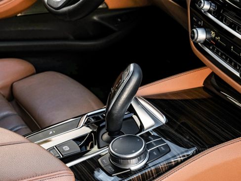 Used 2018 BMW 540i xDrive image 24