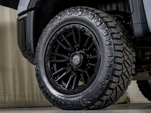 Used 2024 GMC Sierra 2500 AT4X image 56