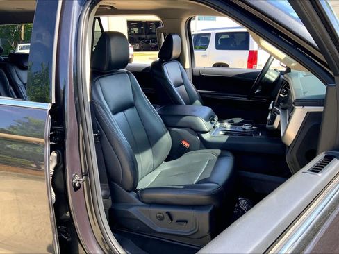 Used 2024 Ford Expedition Max XLT AWD/4WD image 9