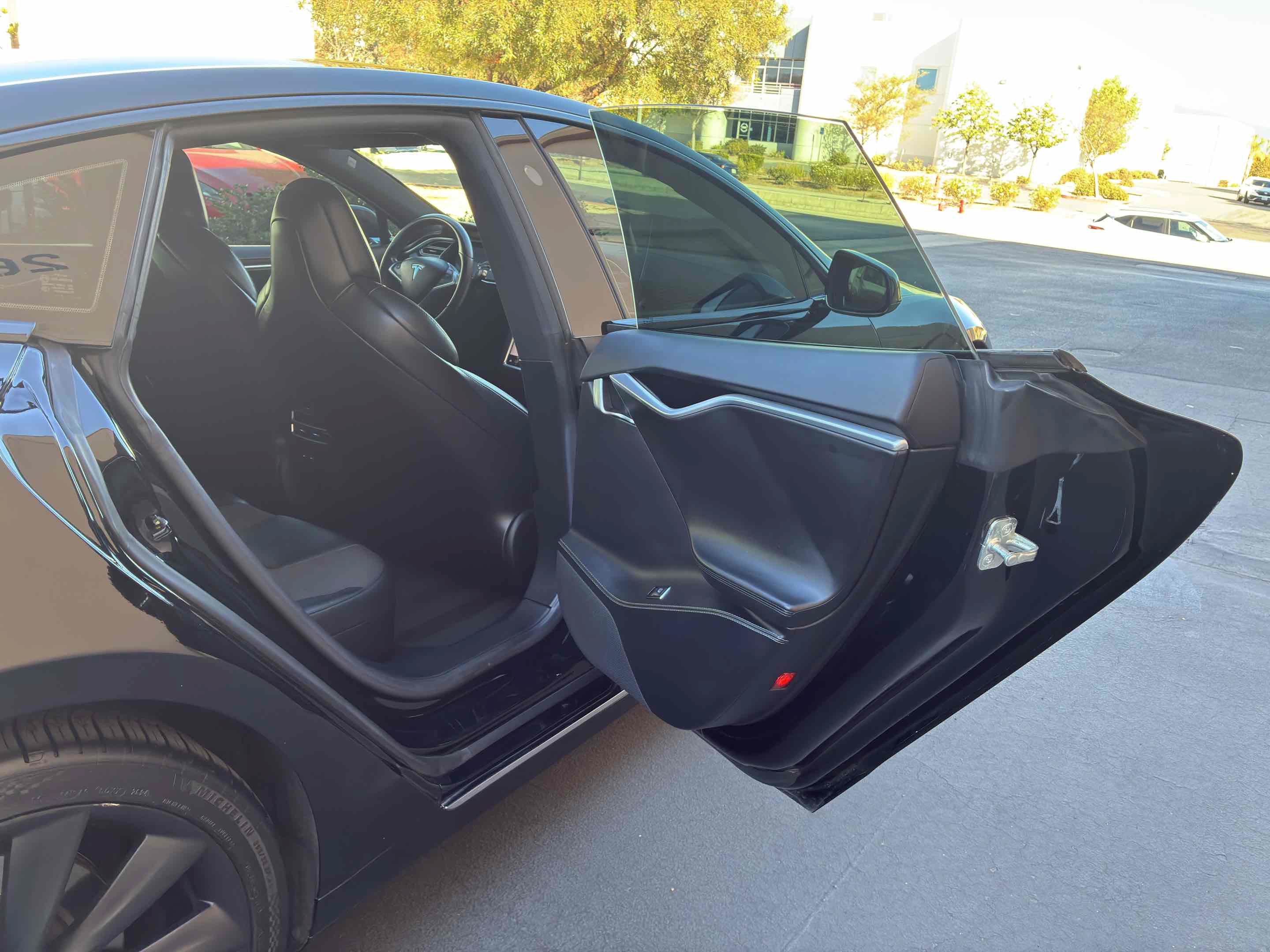 Used 2017 Tesla Model S 75 RWD image 44