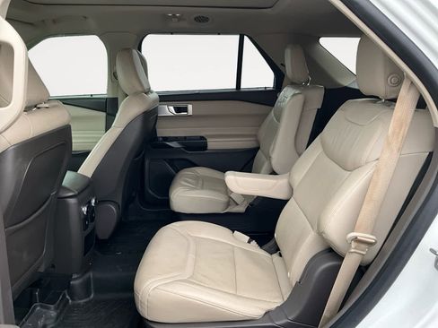 Used 2020 Ford Explorer Platinum w/ Premium Technology Package image 15