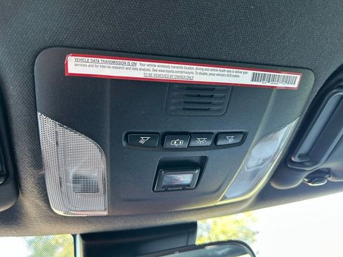 Used 2021 Toyota Corolla SE FWD image 28