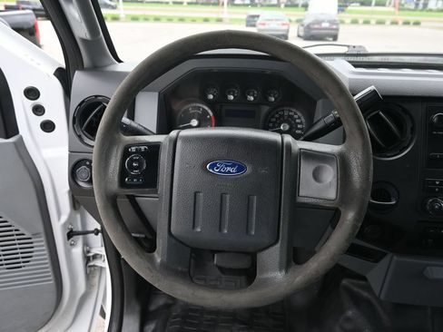 Used 2014 Ford F550 2WD Crew Cab Super Duty image 12
