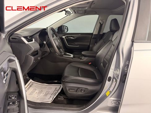 Used 2020 Toyota RAV4 XLE Premium FWD image 13