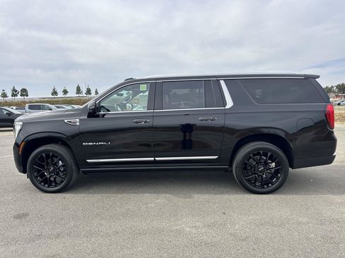 New 2026 GMC Yukon XL Denali w/ Denali Reserve Package RWD image 5