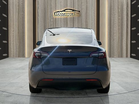 Used 2022 Tesla Model Y Long Range AWD/4WD image 9