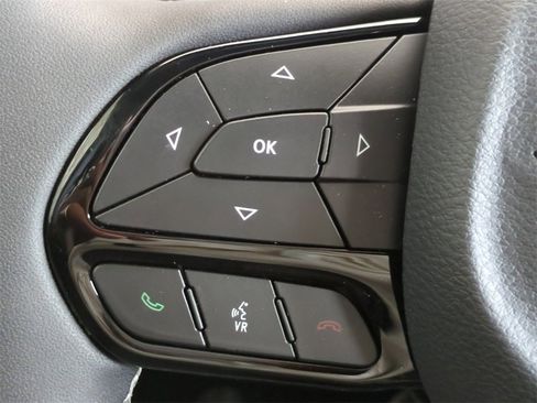 New 2024 Chrysler Pacifica Select w/ Uconnect Theater Family Group image 28