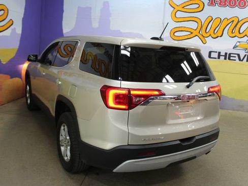 Used 2017 GMC Acadia SLE AWD/4WD image 6