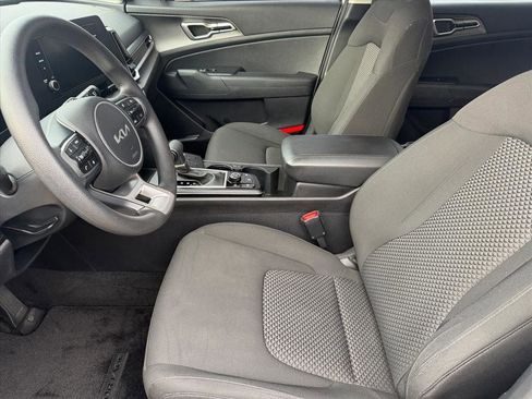 Used 2024 Kia Sportage LX image 11