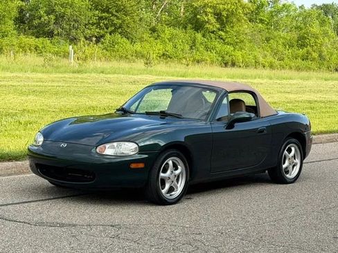 Used 1999 MAZDA MX-5 Miata RWD image 6