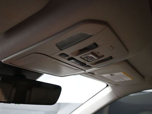 Used 2022 Toyota Highlander XLE FWD image 8