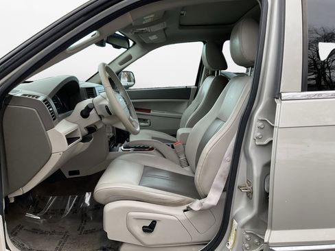 Used 2006 Jeep Grand Cherokee Limited image 9
