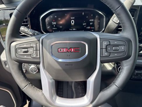 Used 2026 GMC Sierra 1500 SLT AWD/4WD image 18
