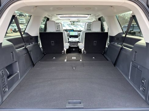 New 2026 Ford Expedition Max Platinum image 19