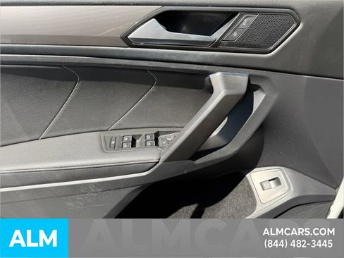 Used 2022 Volkswagen Tiguan SE image 22