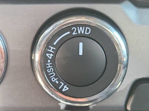 Used 2020 Toyota Tacoma TRD Sport AWD/4WD image 32