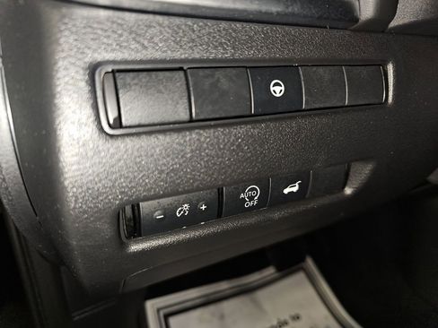 Used 2026 Nissan Rogue SV image 33