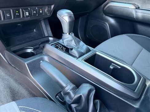 Used 2021 Toyota Tacoma TRD Sport w/ Technology Package AWD/4WD image 22