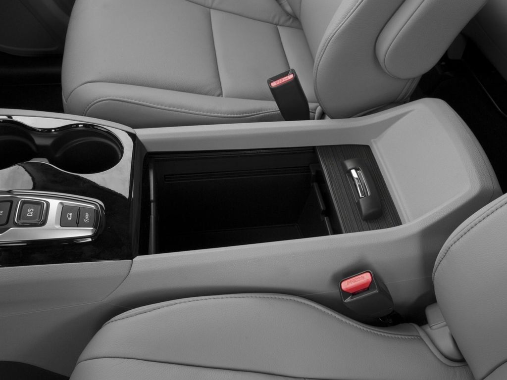 Used 2016 Honda Pilot Touring image 13