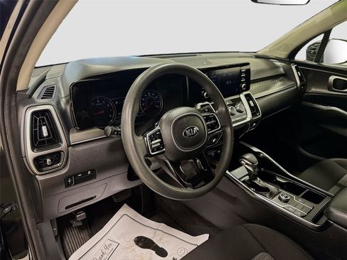 Used 2021 Kia Sorento LX FWD image 9