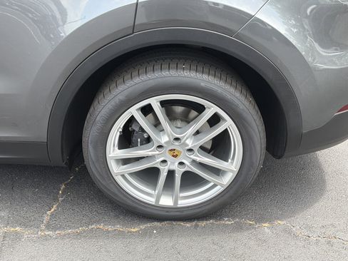 Used 2019 Porsche Cayenne AWD/4WD image 24