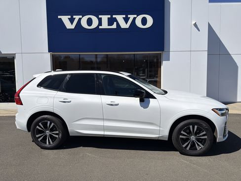 Certified 2025 Volvo XC60 B5 Core AWD/4WD image 6