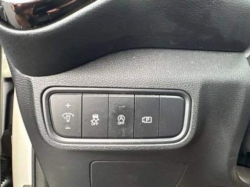 Certified 2025 Kia Soul S FWD image 21