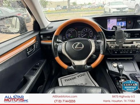 Used 2013 Lexus ES 300h w/ Luxury Pkg FWD image 25