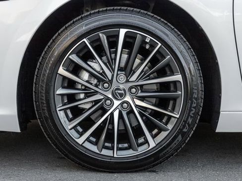 Used 2025 Lexus ES 350 w/ Premium Package image 14