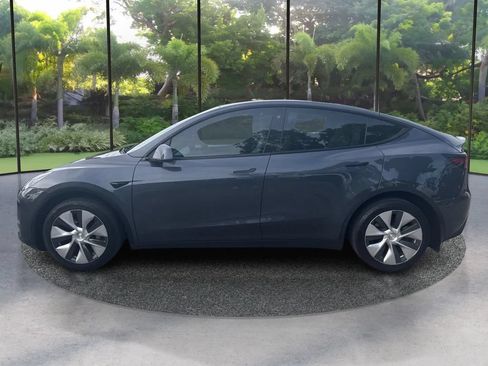 Used 2022 Tesla Model Y Long Range AWD/4WD image 8