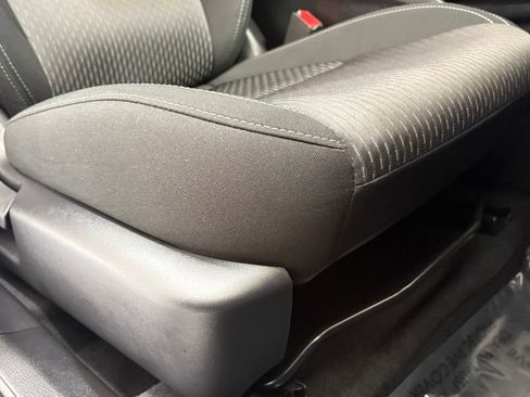 Used 2022 Mitsubishi Outlander ES AWD/4WD image 23
