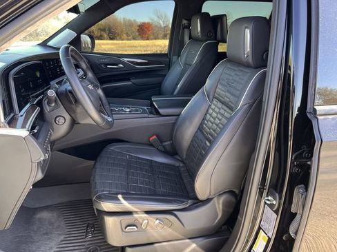 Certified 2023 Cadillac Escalade ESV Sport Platinum image 22