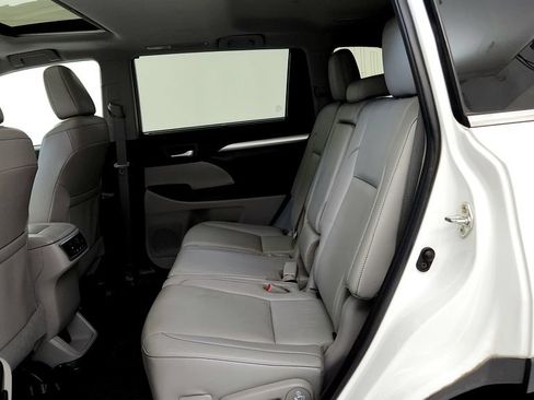 Used 2019 Toyota Highlander XLE w/ Protection Package #3 AWD/4WD image 21