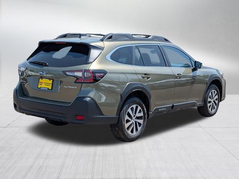Used 2025 Subaru Outback Premium AWD/4WD image 7