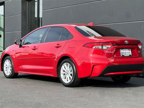 Used 2020 Toyota Corolla LE image 8