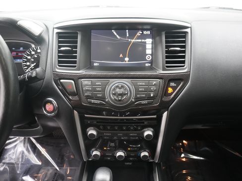 Used 2020 Nissan Pathfinder SL FWD image 25