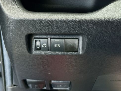 Used 2021 Toyota RAV4 XLE FWD image 17
