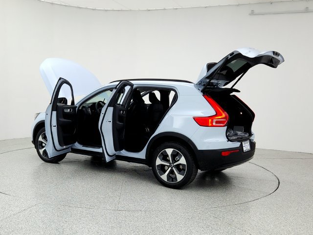 New 2026 Volvo XC40 B5 Plus w/ Protection Package Premier AWD/4WD image 12