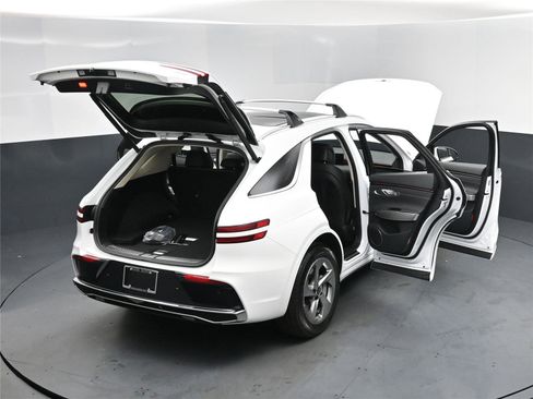 New 2026 Genesis GV70 2.5T Select image 17