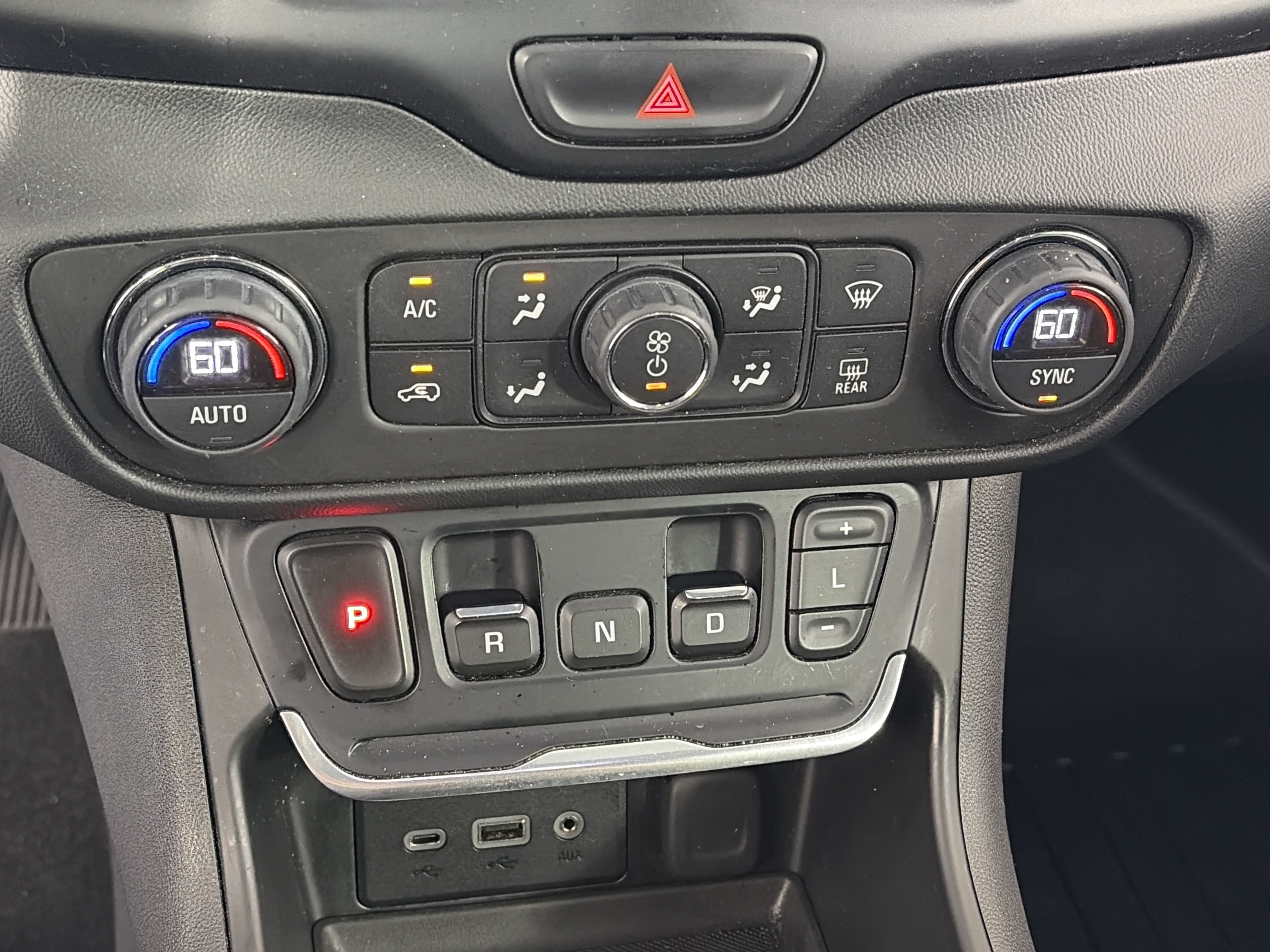 Used 2018 GMC Terrain SLE w/ Driver Convenience Package FWD image 24