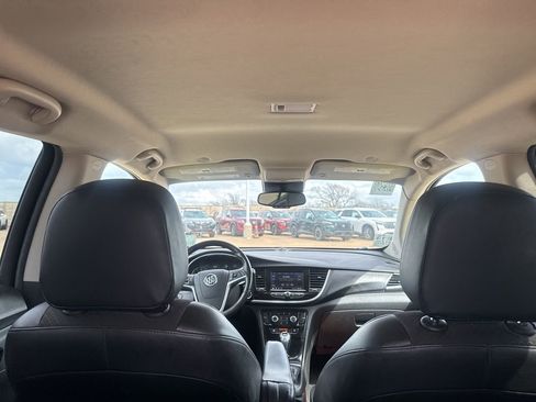 Used 2022 Buick Encore Preferred image 31