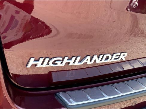 Used 2018 Toyota Highlander Limited Platinum AWD/4WD image 31