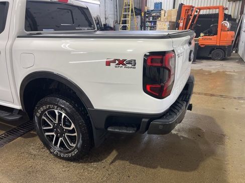 Used 2024 Ford Ranger Lariat w/ FX4 Off-Road Package image 28