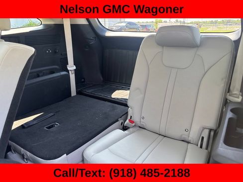 Used 2025 Kia Sorento S w/ Panoramic Sunroof Package FWD image 11