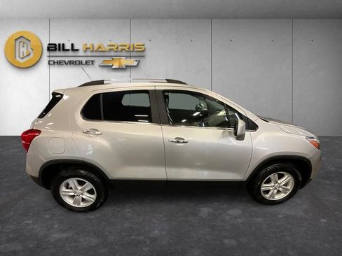 Used 2020 Chevrolet Trax LT w/ LT Convenience Package AWD/4WD image 10