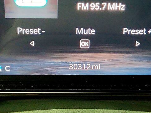 Used 2022 Jeep Grand Wagoneer Series II w/ Convenience Group III AWD/4WD image 15