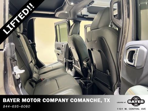 Used 2025 Jeep Gladiator Mojave image 25