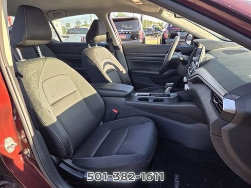 Used 2025 Nissan Altima 2.5 SV FWD image 16