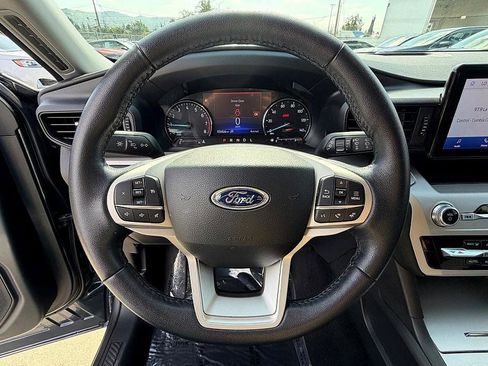 Used 2023 Ford Explorer XLT image 22